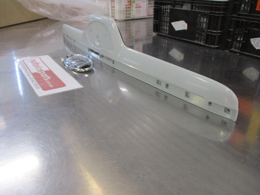 Kia Sportage Genuine rear tailgate garnish/number plate light holder with badge New Part