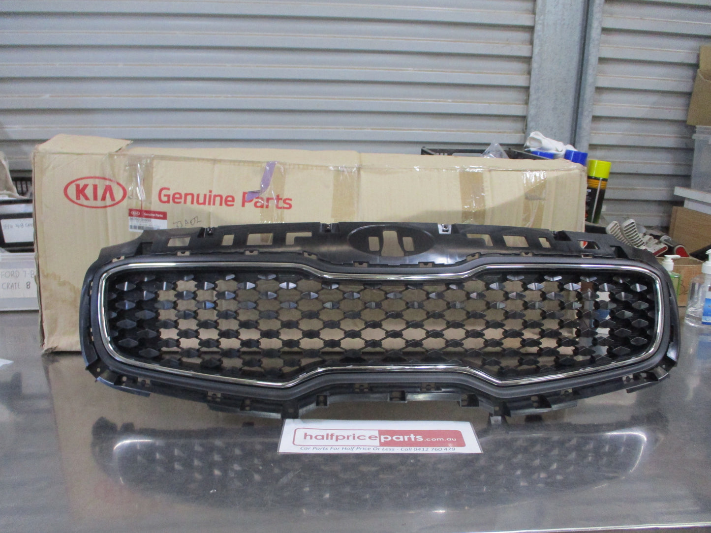 Kia Sportage Genuine Front Radiator Grille Assembly New Part