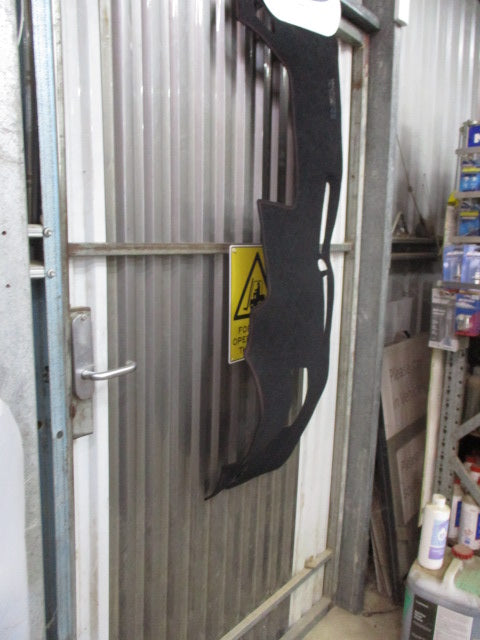 Hyundai Veloster JS Genuine Dash Mat Red Stitching New Part.