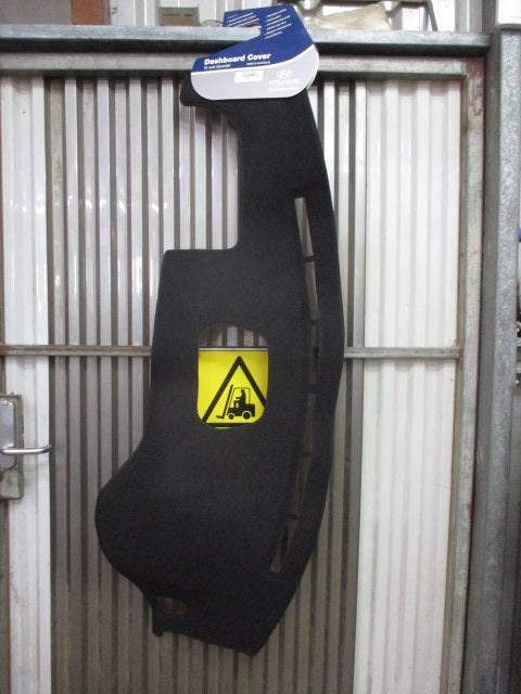 Hyundai Tucson TL Genuine Dash Mat (Black) New Part.