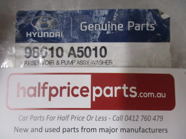 Hyundai i30 Genuine Windscreen Reservoir And Pump New Part