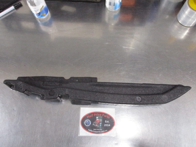 Hyundai Tucson Genuine Right Hand Front Door Insulator New Part