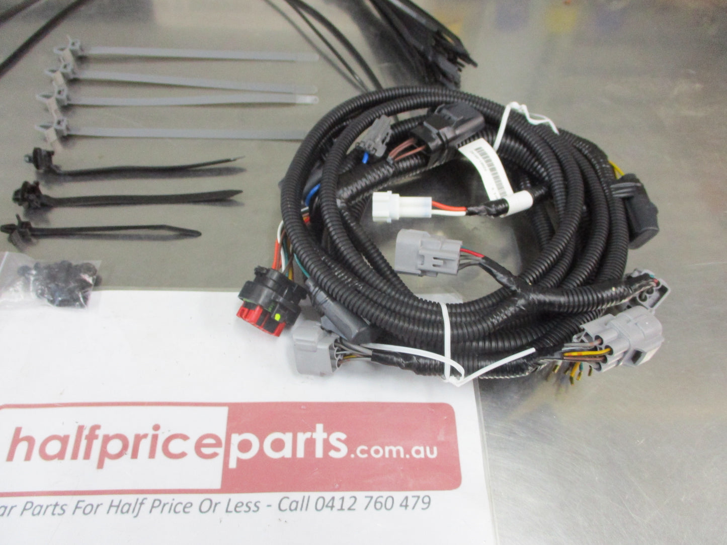 Toyota Hilux GUN126R Genuine 7 Pin Round Trailer Wiring Harness New Part