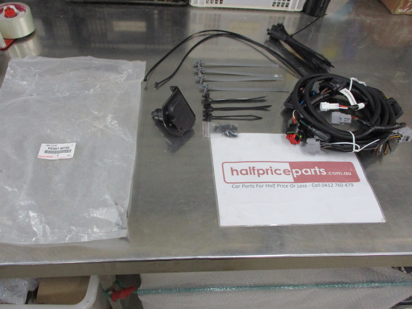 Toyota Hilux GUN126R Genuine 7 Pin Round Trailer Wiring Harness New Part