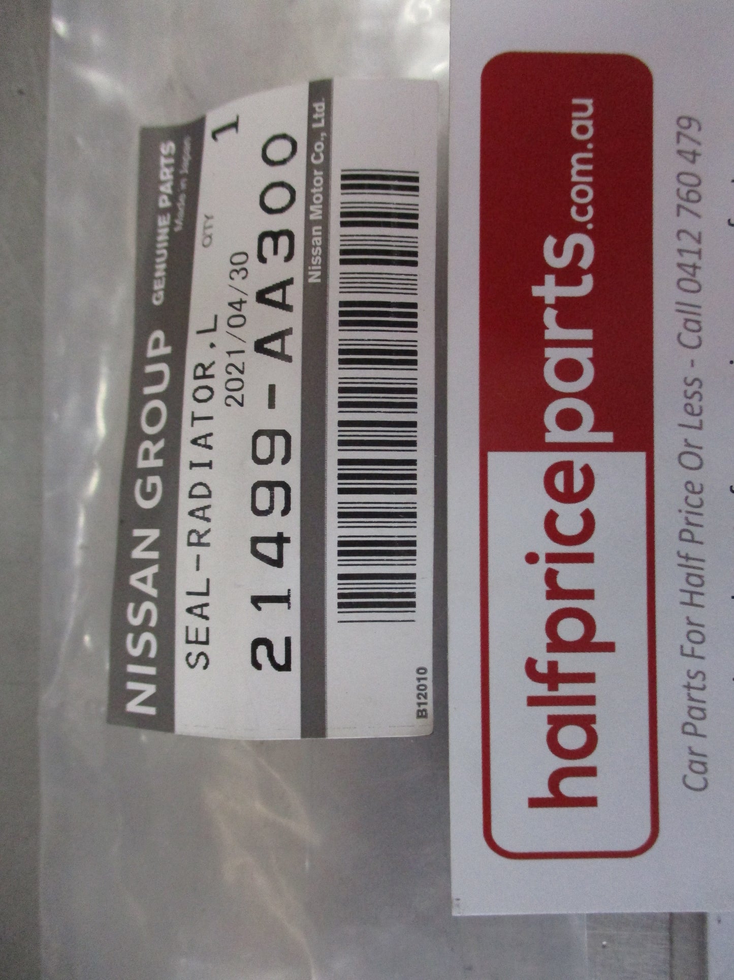 Nissan Skyline GT-R R34 Genuine Left Hand Radiator Seal New Part