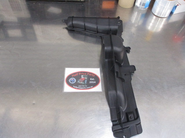 Hyundai Tucson Genuine Left Hand Front Air Guard New Part