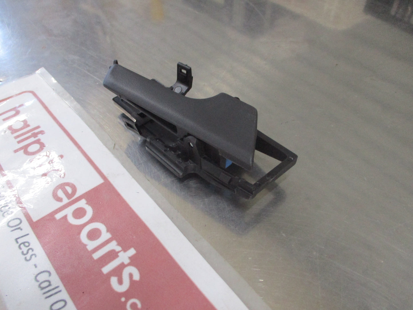 Holden Barina Genuine Drivers Front Door Inner Handle Assembly New Part