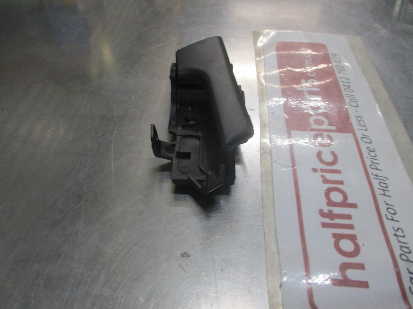 Holden Barina Genuine Drivers Front Door Inner Handle Assembly New Part