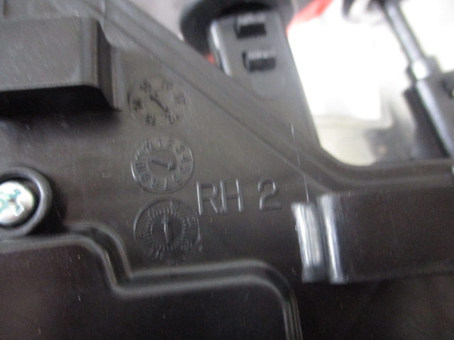 Hyundai Santa Fe DM Genuine Right Hand Front Door Latch Assembly New Part