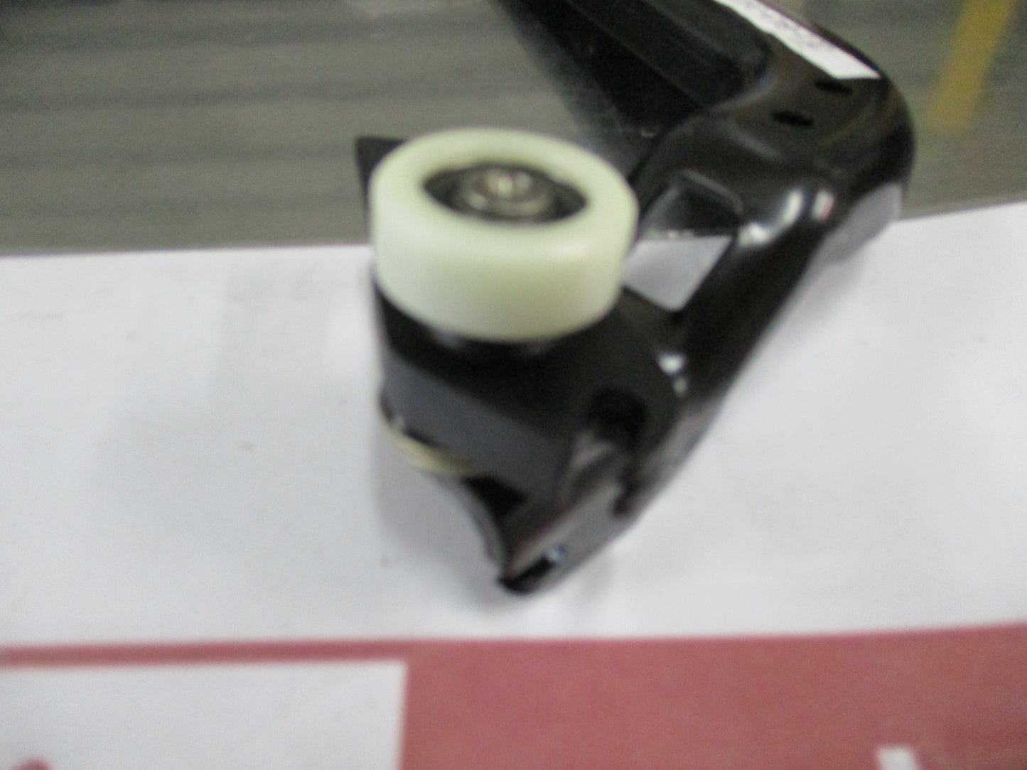 VW Crafter/Merc W906 Genuine Left Lower Sliding Door Roller Guide New Part