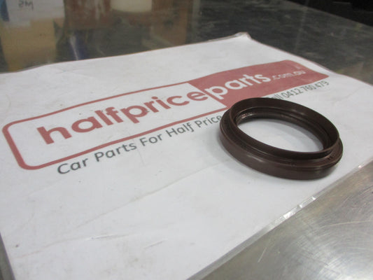 Toyota Landcruiser VDJ200/VDJ76/FZJ70 Genuine Front Crankshaft Seal New Part