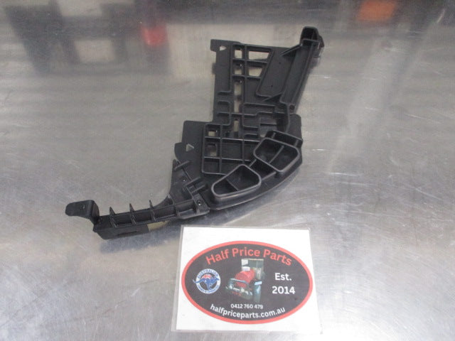 Hyundai Tucson Genuine Right Hand Front Upper Side Bumper Bracket New Part