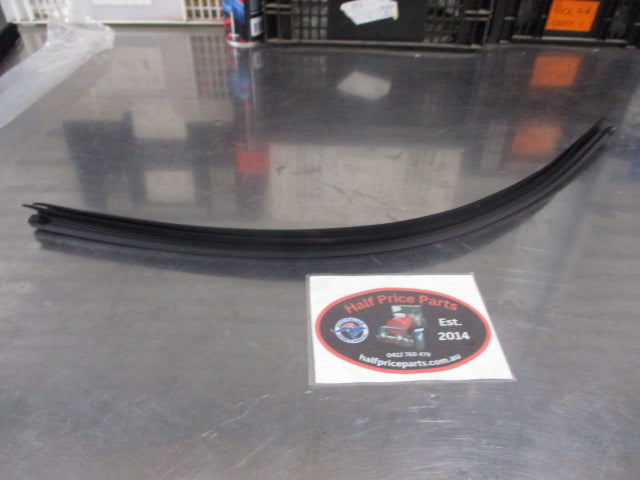 Hyundai Tucson Genuine Left Hand Rear Door Window Belt Weather Strip New Part