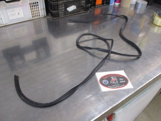 Hyundai Elantra Genuine Front Windscreen Moulding New Part