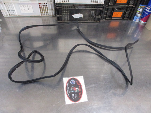 Hyundai Accent Genuine Rear Window Glass Moulding (Reveal) New Part