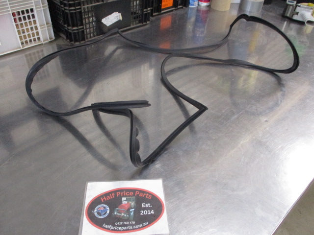 Hyundai Accent Genuine Rear Window Glass Moulding (Reveal) New Part