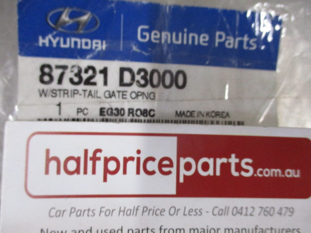 Hyundai Tucson Genuine Tail Gate Weather Strip Body Rubber New Part