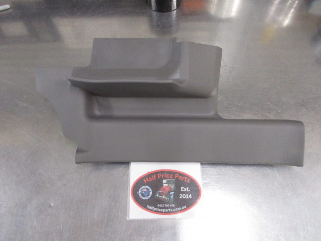 Hyundai Tucson Genuine Right Hand Rear Sill Trim Scuff Plate New Part