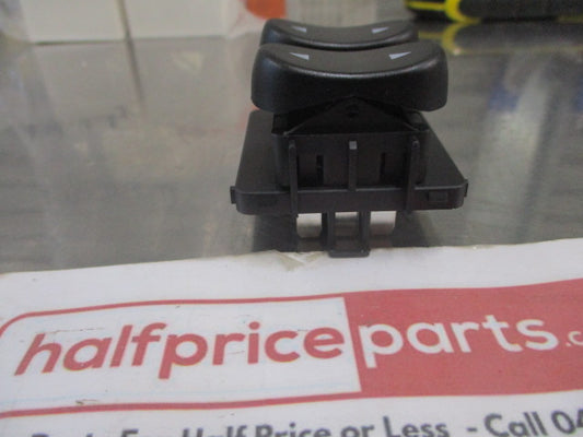 SSS Auto Right Hand Front Power Window Switch Suits Ford AU Falcon Sedan/Ute/Wagons New Part.