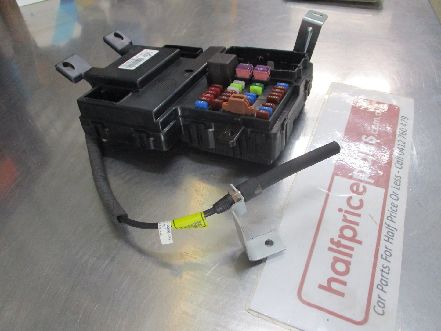 Kia Carnival Genuine Instrument Panel Junction Box Assy New Part