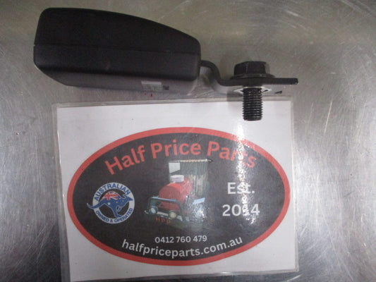 Mitsubishi Triton Genuine Front Left Hand Inner Seat Belt Latch/Receiver New Part