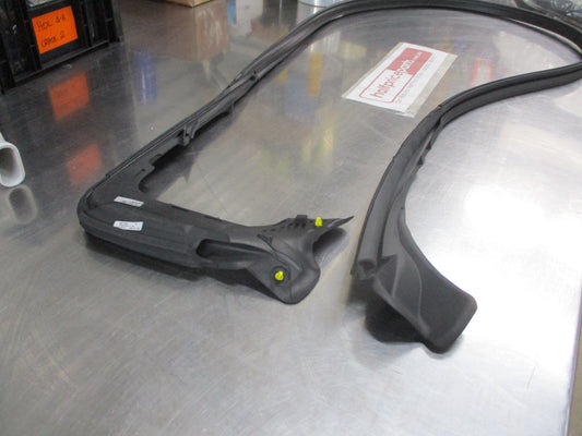 Peugeot 508 Genuine Left Hand Upper Body Seal New Part