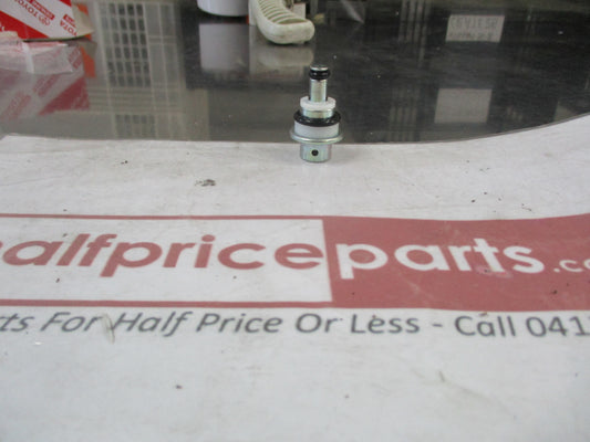 Toyota Corolla/RAV4/Yaris/Camry/Various Models Fuel Injection Pressure Regulator New Part