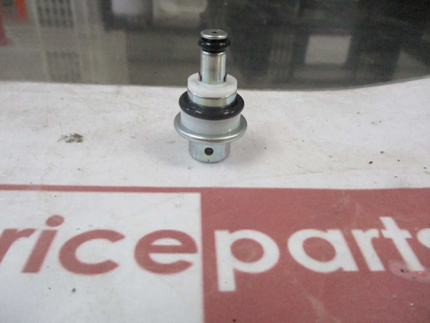 Toyota Corolla/RAV4/Yaris/Camry/Various Models Fuel Injection Pressure Regulator New Part