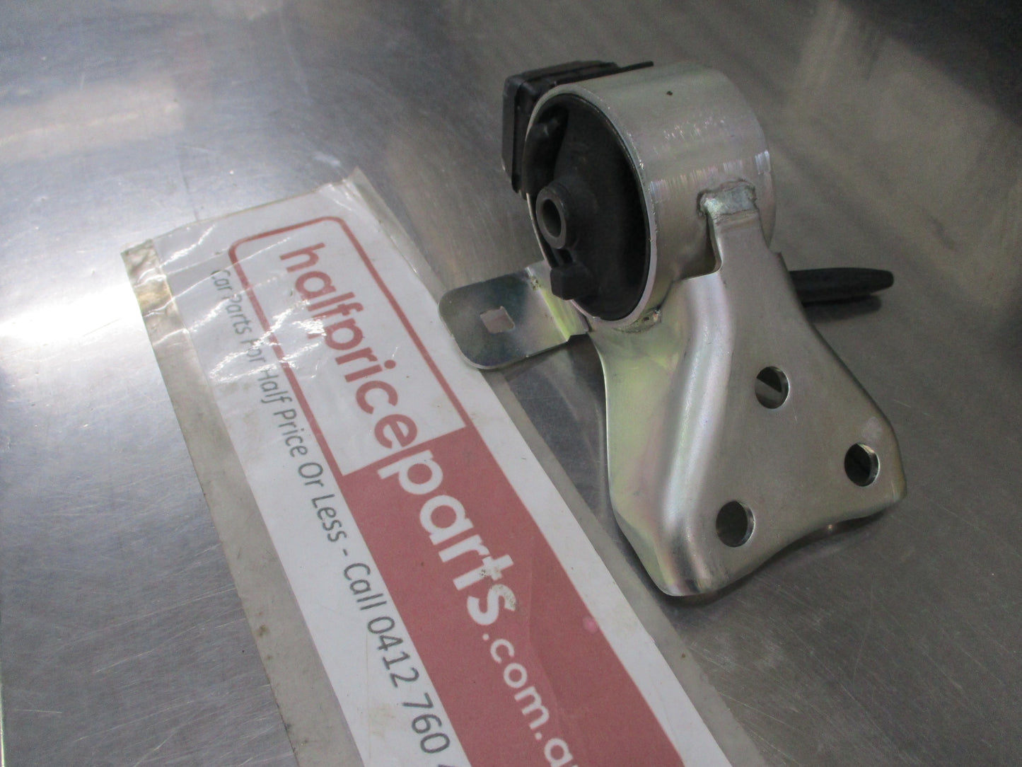 Mazda 323 Protege Genuine Rear Engine Mount No 1 New Part