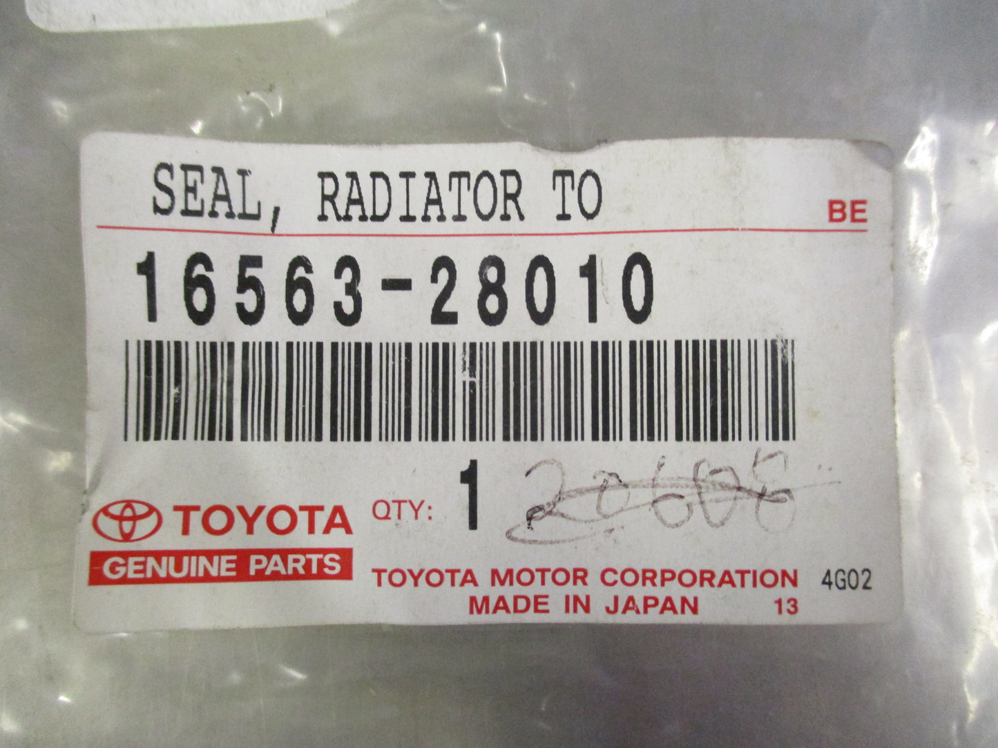 Toyota Camry Genuine Radiator Support Seal New
