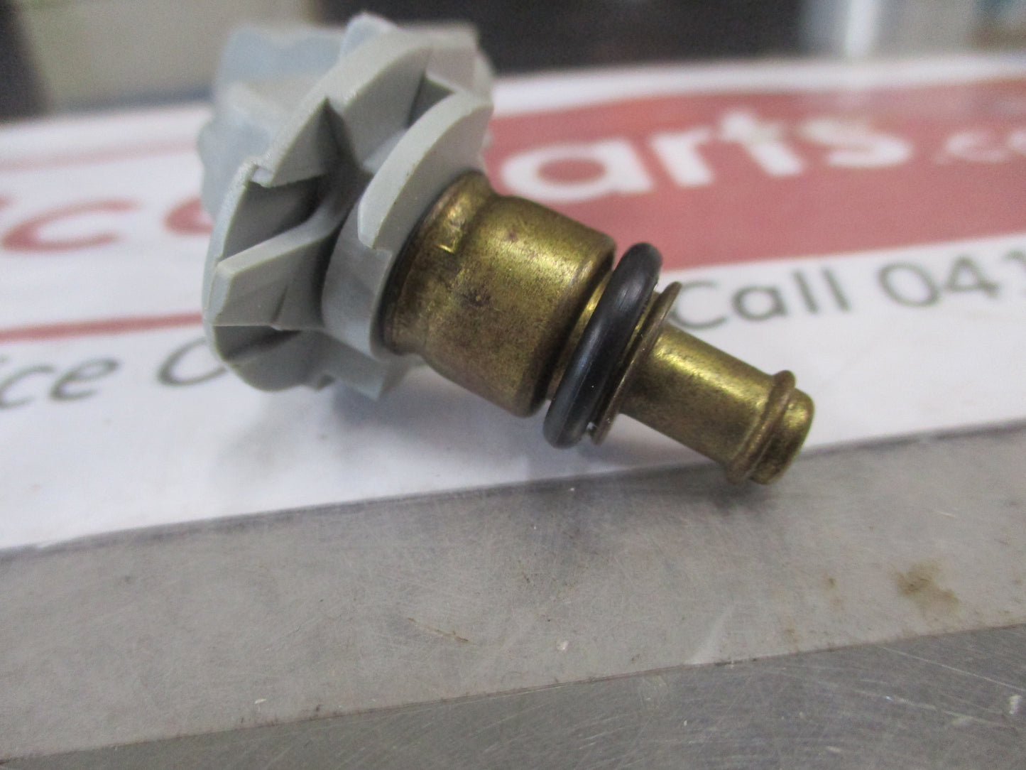 Mazda 6/MPV/Tribute Genuine Engine Coolant Temperature Sensor New Part