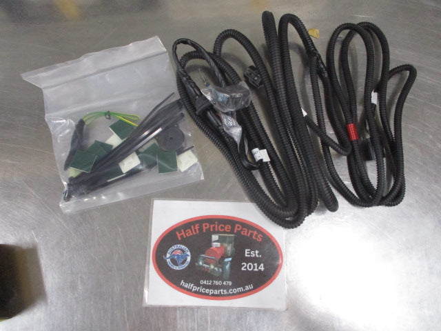 Mitsubishi Outlander Genuine Dimond White Front Park 2 Sensor Kit New Part