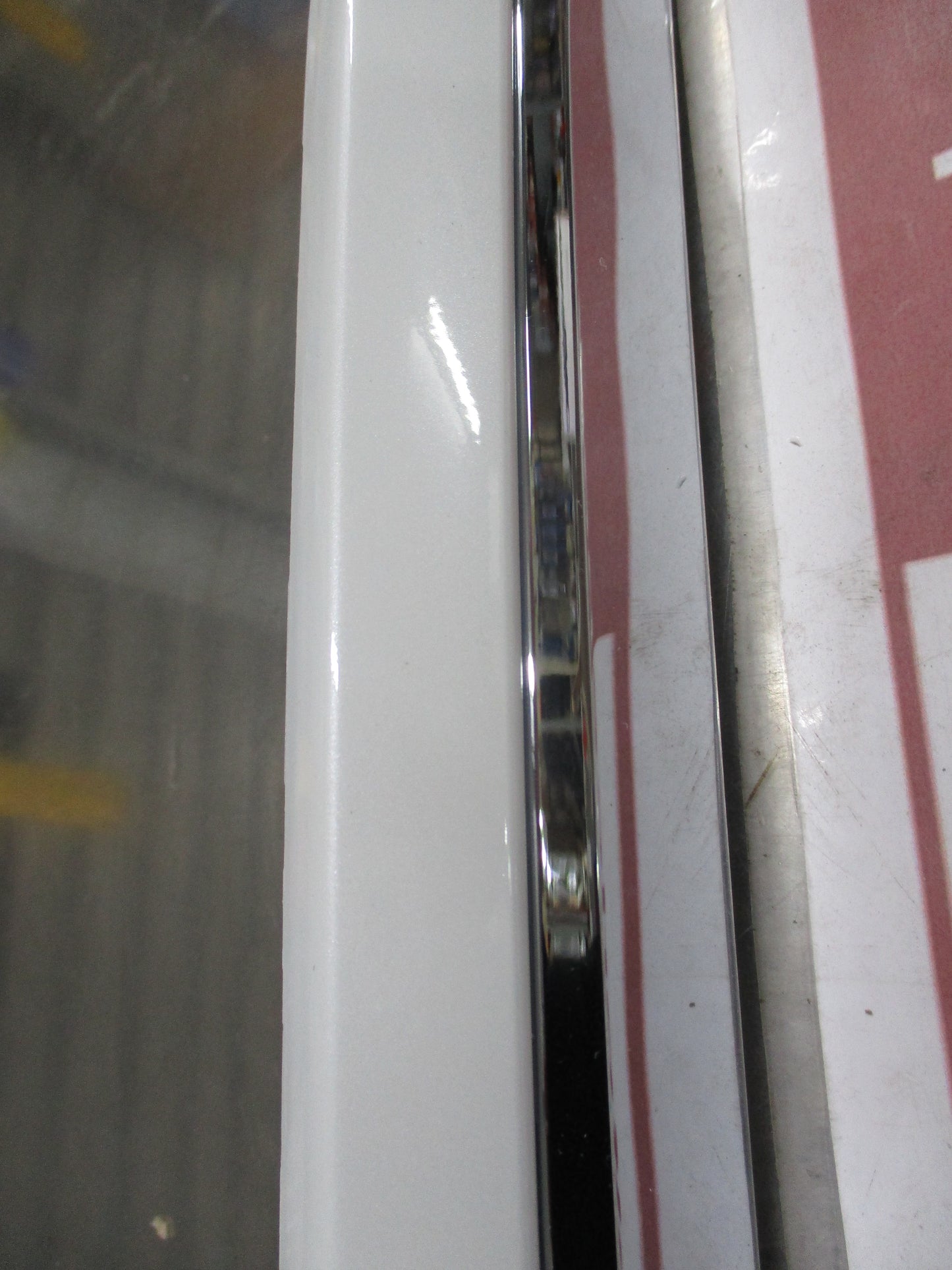 Suzuki Kizashi Genuine Drivers Front Door Outer Moulding (White And Chrome) New Part