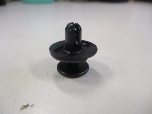 Suzuki Genuine Fairing Mount Clip New