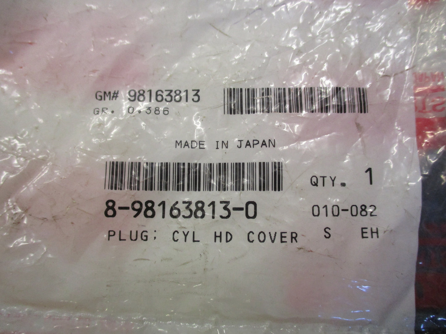 Isuzu Genuine Cylinder Head Cover Plug New