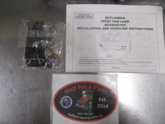 Mitsubishi Outlander Genuine Front Fog Light Kit (Left & Right) New Part