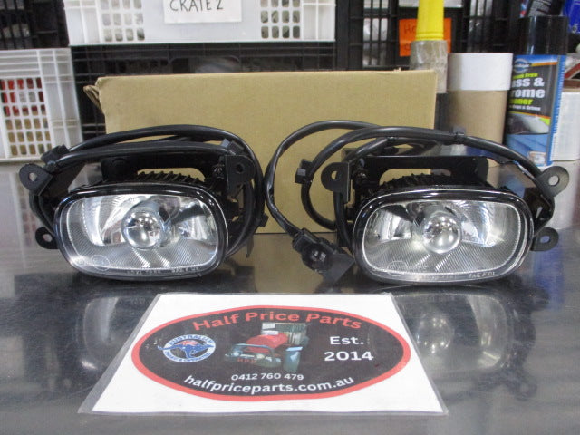 Mitsubishi Outlander Genuine Front Fog Light Kit (Left & Right) New Part