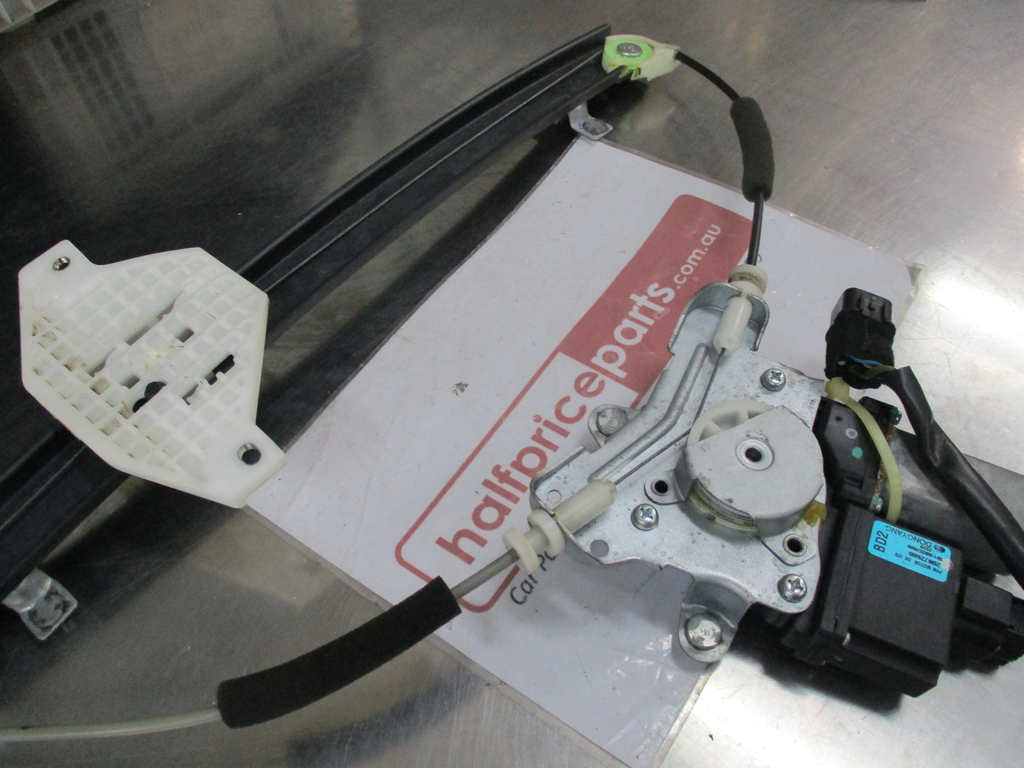 Dongyang Front Right Hand Window Regulator with Motor Suits Captiva Used Part