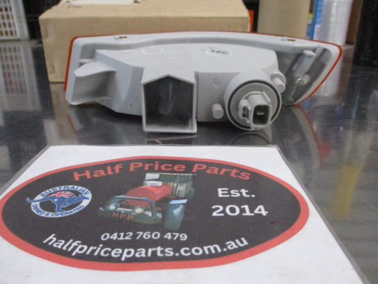 Mitsubishi SJ Delica/Express Genuine Front Right Hand Indicator New Part