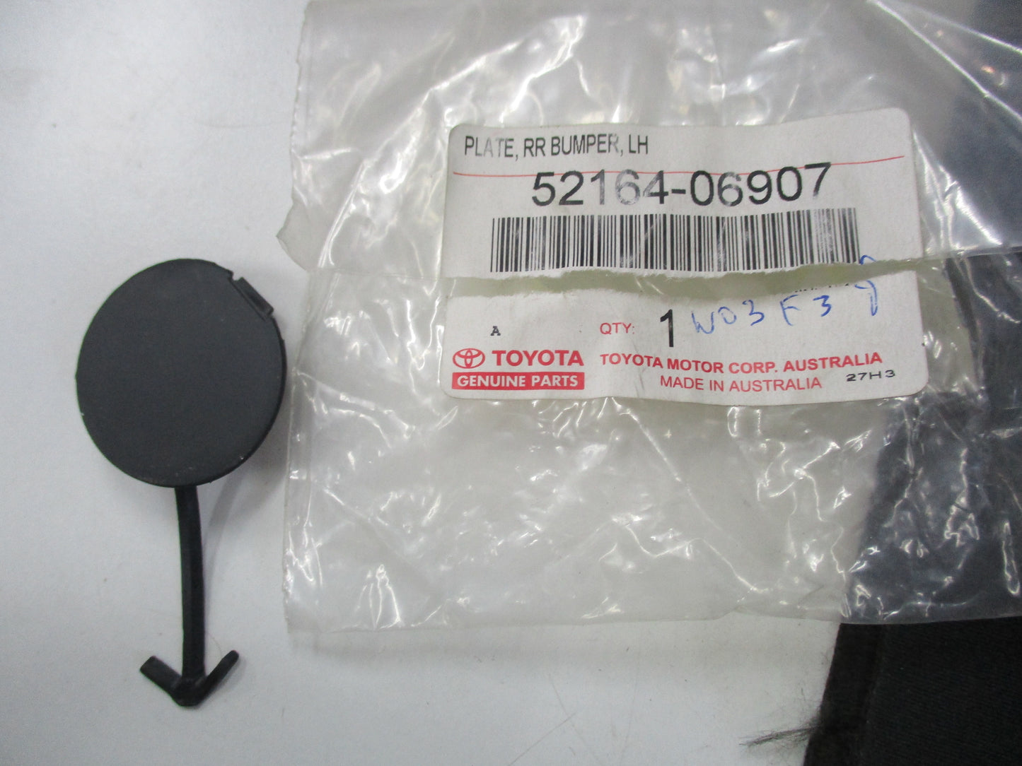 Toyota Genuine Rear Bumper Plate Cover New