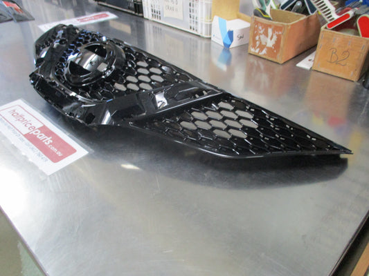 Nissan Qashqai Genuine Front Upper Center Grille (Black) New Part