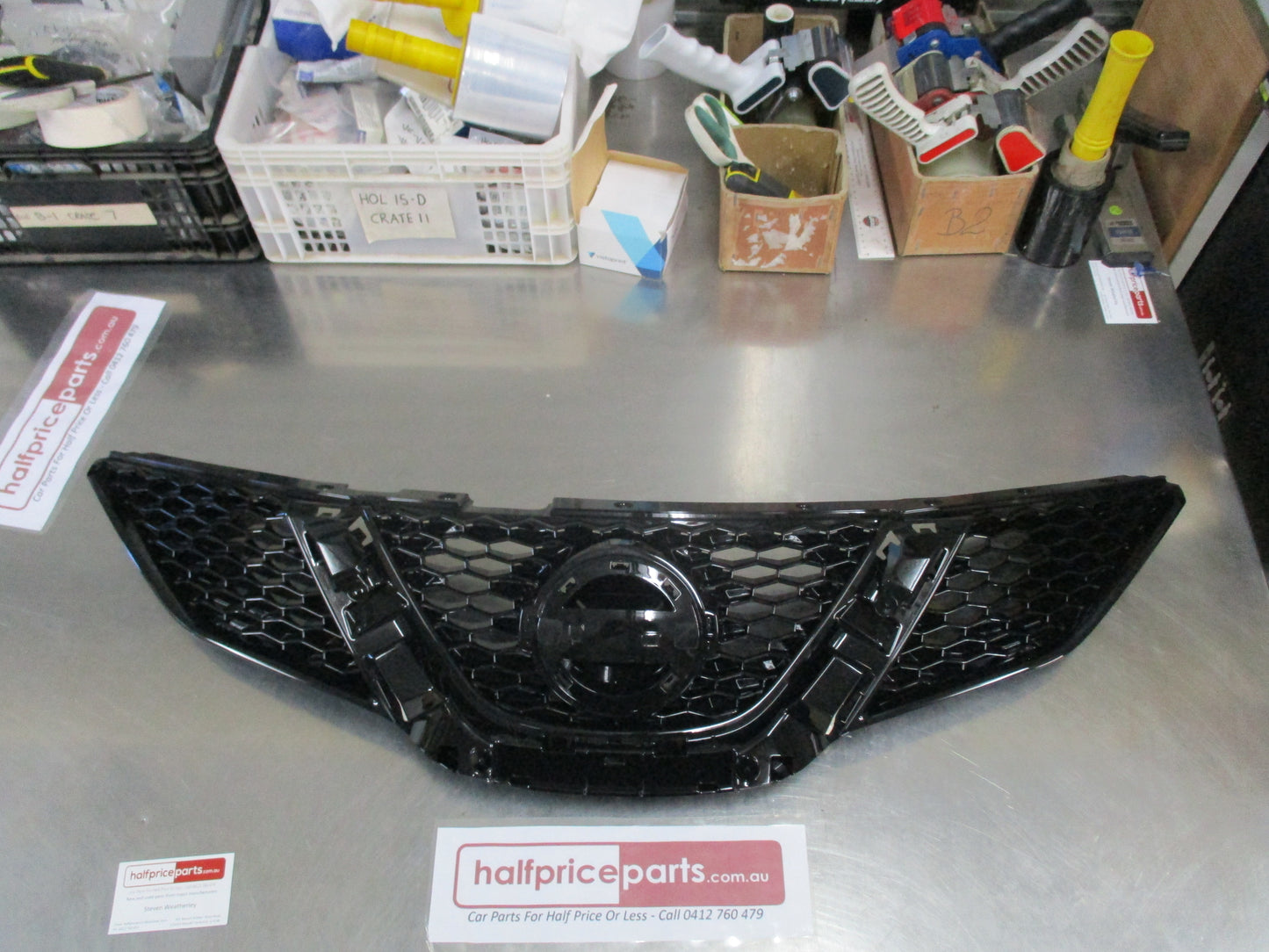 Nissan Qashqai Genuine Front Upper Center Grille (Black) New Part