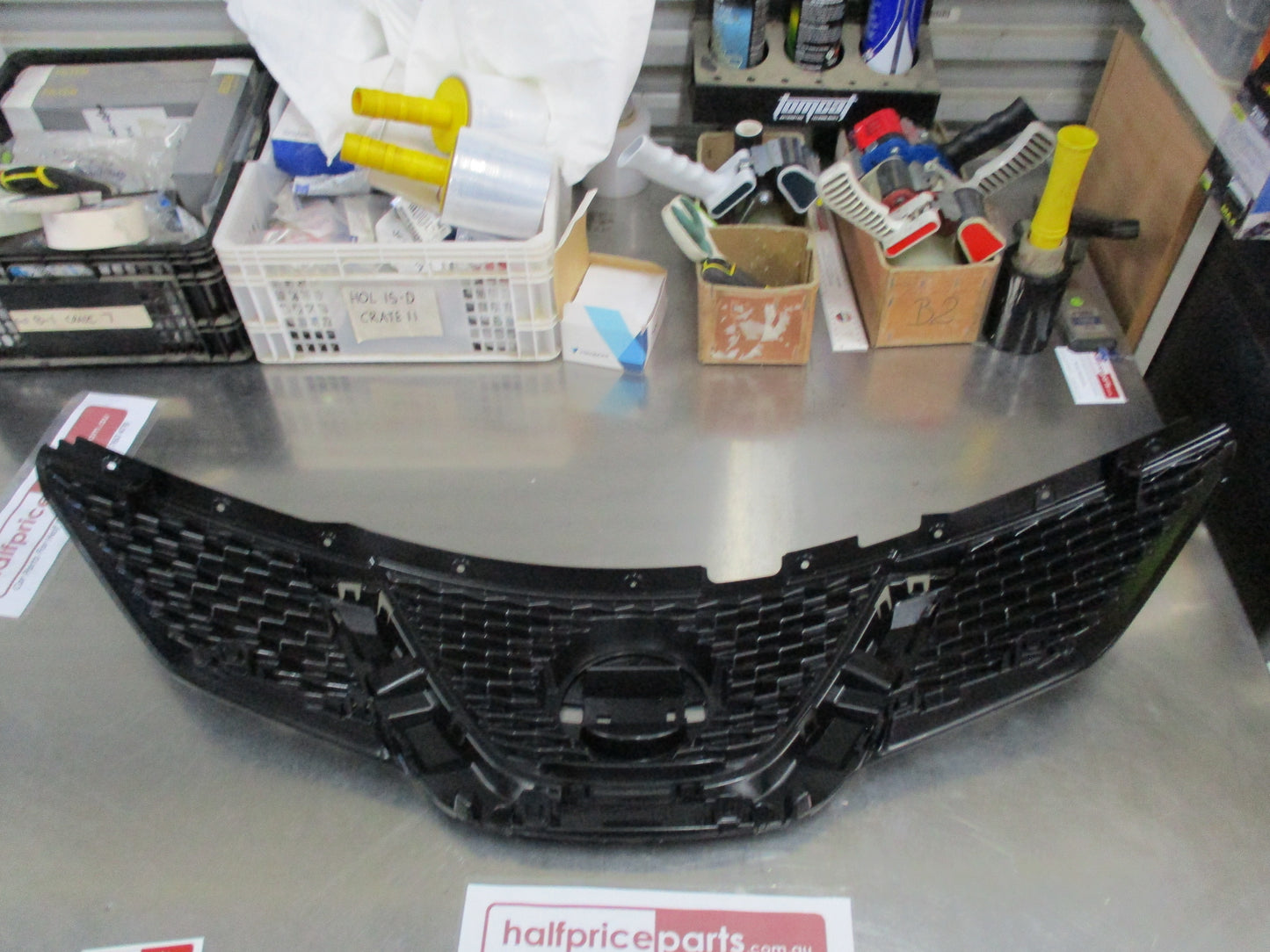 Nissan Qashqai Genuine Front Upper Center Grille (Black) New Part