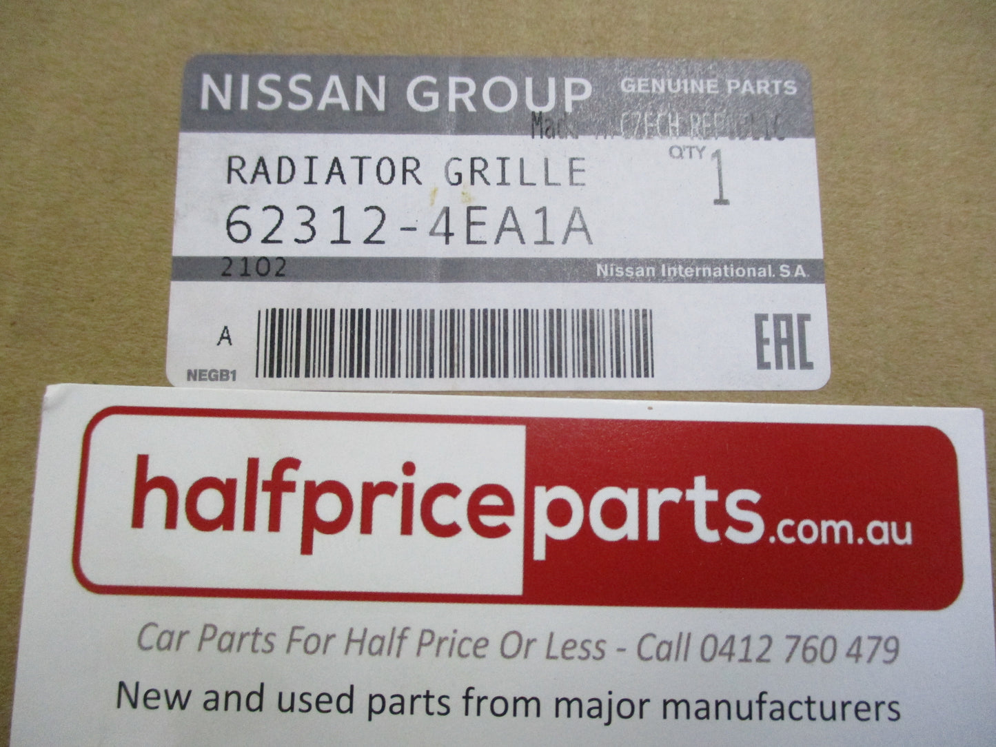 Nissan Qashqai Genuine Front Upper Center Grille (Black) New Part