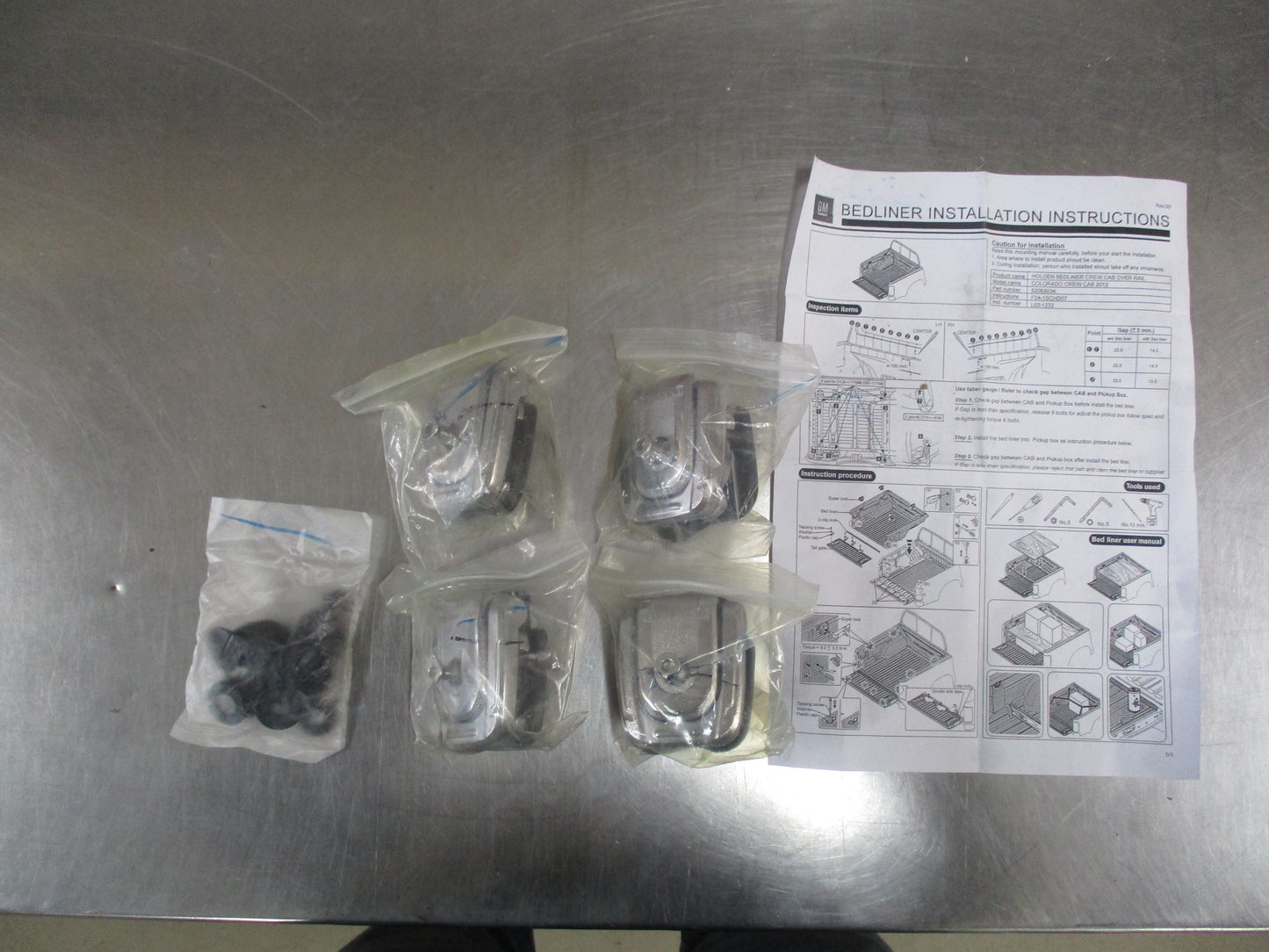 Holden Colorado Genuine Tub Liner Fitting Kit New