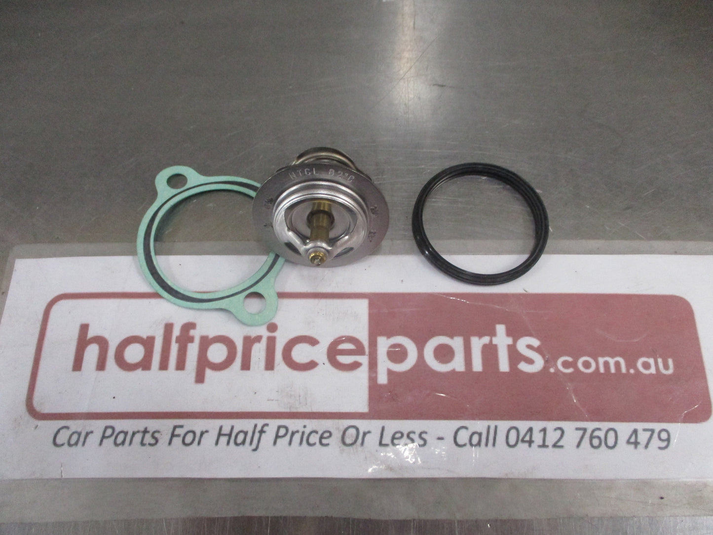 Suzuki Vitara Genuine Thermostat Gaskets 82 Degrees New Part