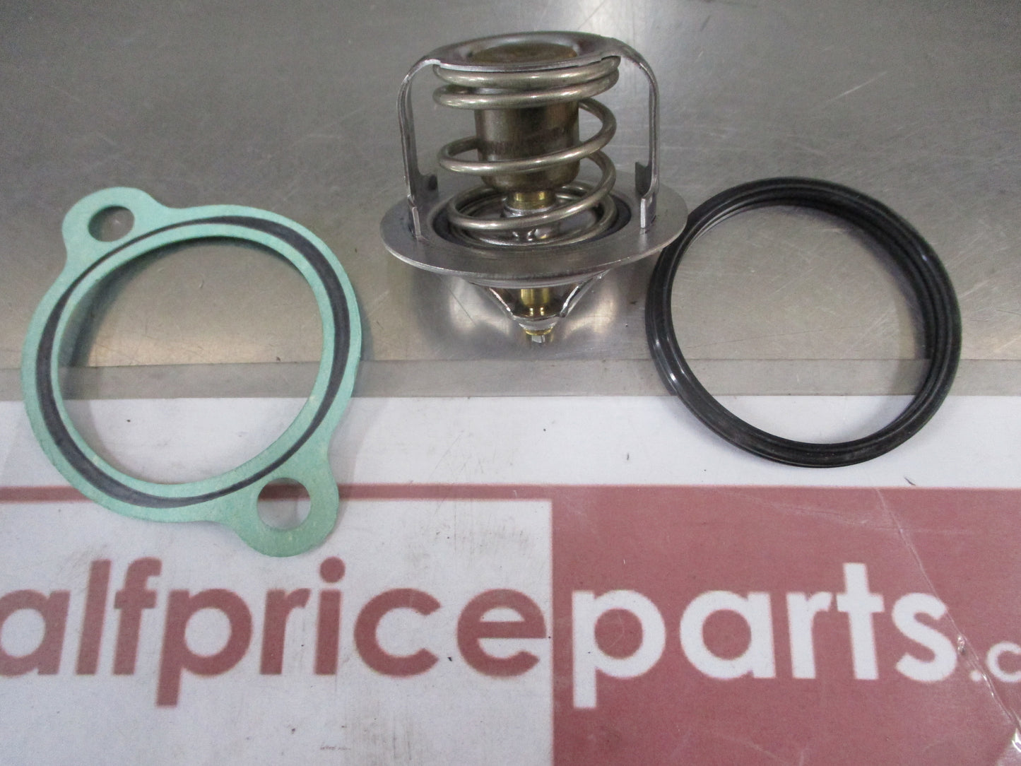 Suzuki Vitara Genuine Thermostat Gaskets 82 Degrees New Part