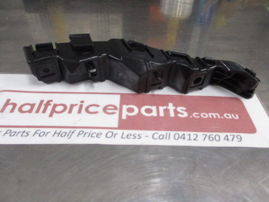 Kia Soul Genuine Left Hand Front Grille Bracket New Part