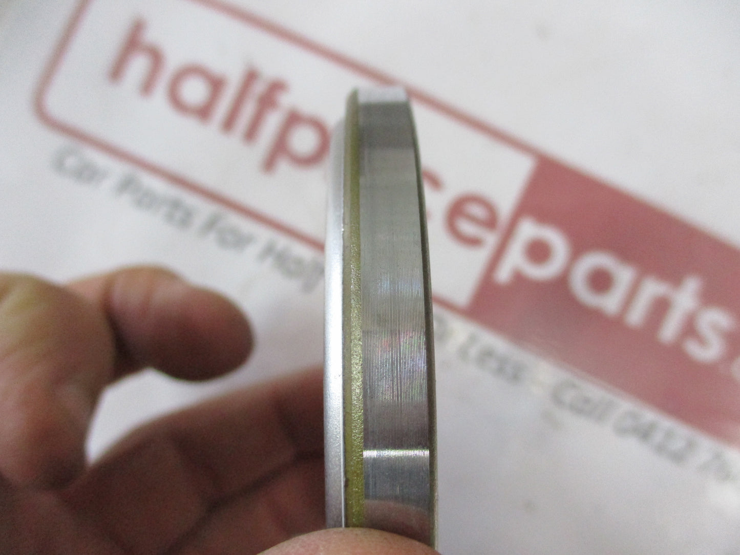 Toyota Hilux/Surf IFS Genuine Front Wheel Hub Seal New Part