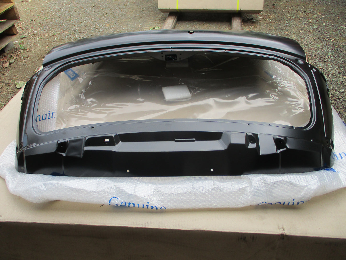 Holden CG7 Captiva Genuine Rear Tail Gate Panel Shell (Unpainted) New Part